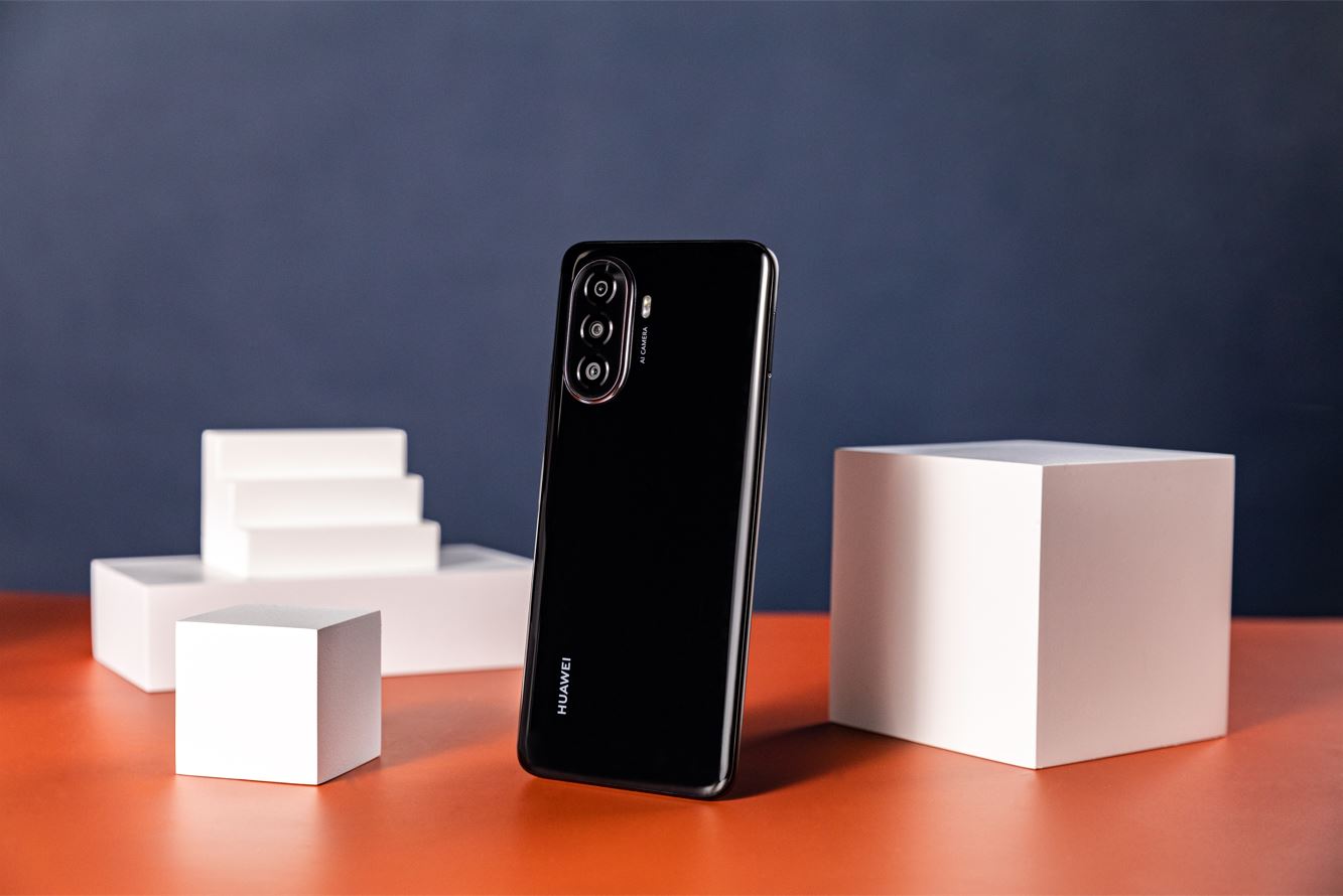 Huawei presenta el modelo nova Y70: más batería y almacenamiento para los  usuarios jóvenes