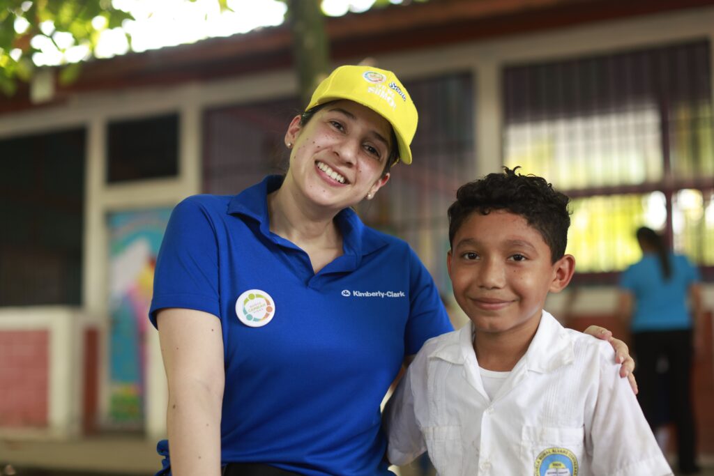Walmart y Kimberly-Clark refuerzan su compromiso con las comunidades de Centroamérica