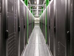 3 estrategias para el desarrollo responsable de centros de datos: enfriamiento y eficiencia energética hacia el futuro